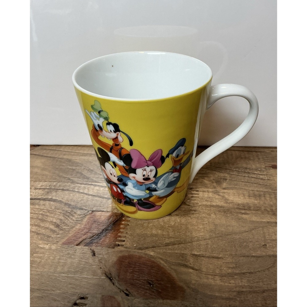 Disney Mickey Minnie Donald Daisy Goofy Pluto Yellow Ceramic Mug